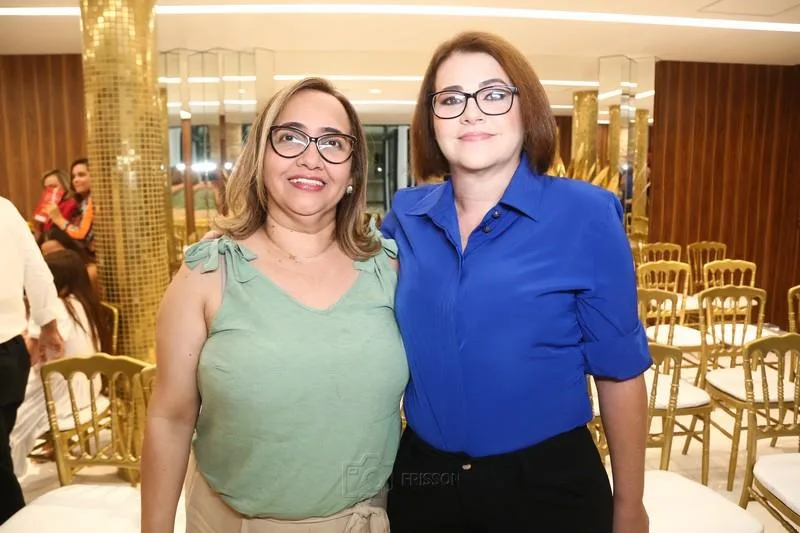 Elzivone Magalhães e Adriana Resende