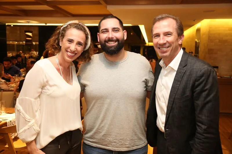 Elen e Philippe Godefroit com Luiz Victor Torres