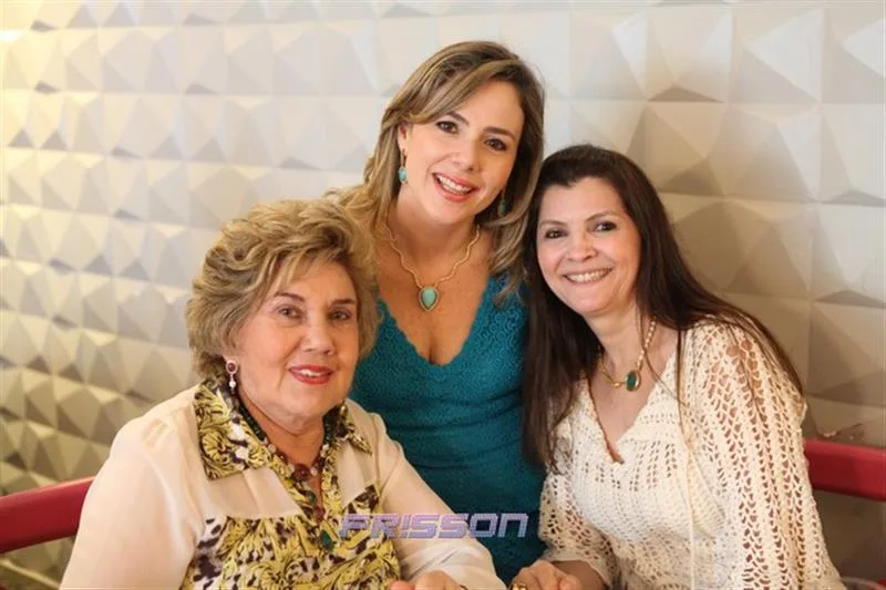 Consuelo, Suyane Dias Branco e Liana Farias