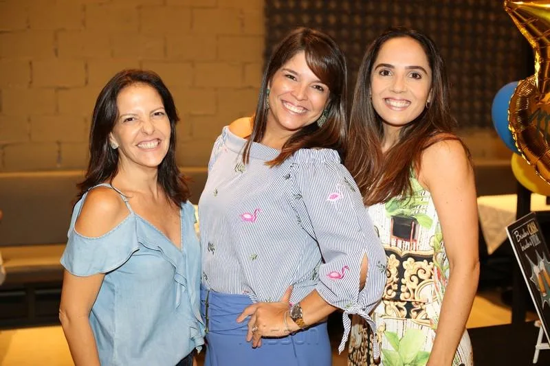 Anelisa e Cristina Mota com Manuela Parente