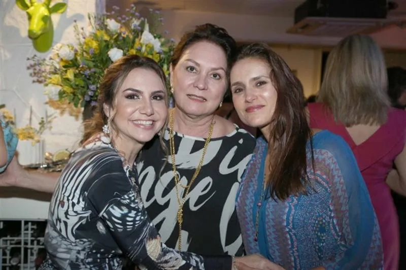 Adriana Queiroz, Paula Frota e Manoela Bacelar