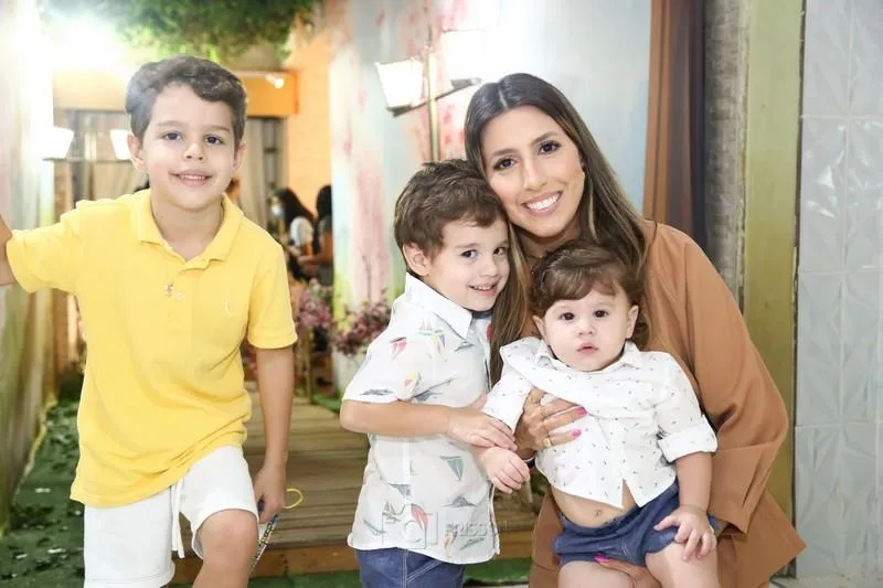 Álvaro, Ravi, Heitor e Tayra Romcy