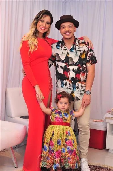 Thyane Dantas, Ysis e Wesley Safadão