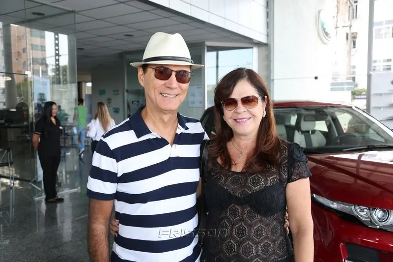 Assis e Cláudia Sales