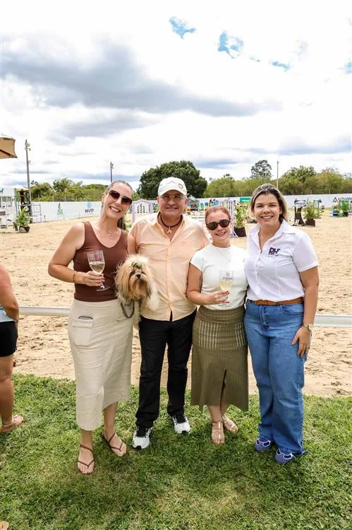 Ana Estela Feitosa, Lorenco, Feitosa, Andressa Reis e Daiane Maciel