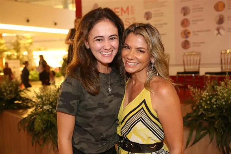 Bia Bezerra e Vanessa Queirós