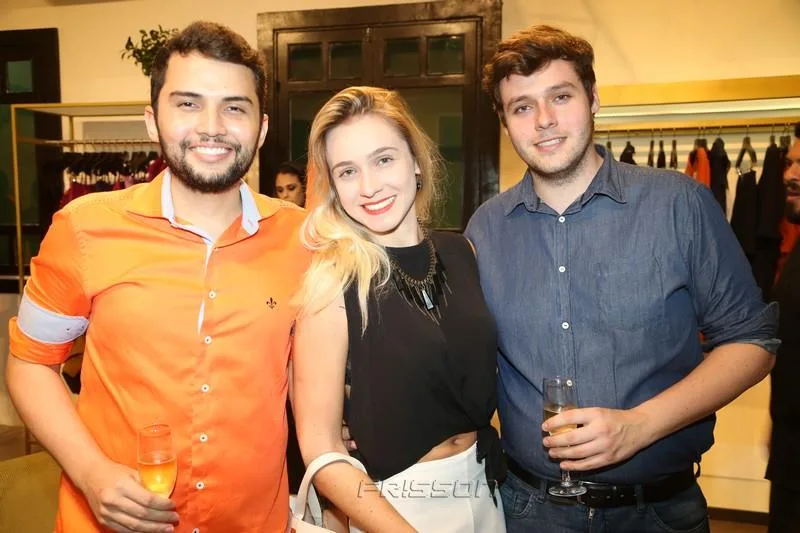 Alan Gomes, Jaqueline e Jonathan Schinaider
