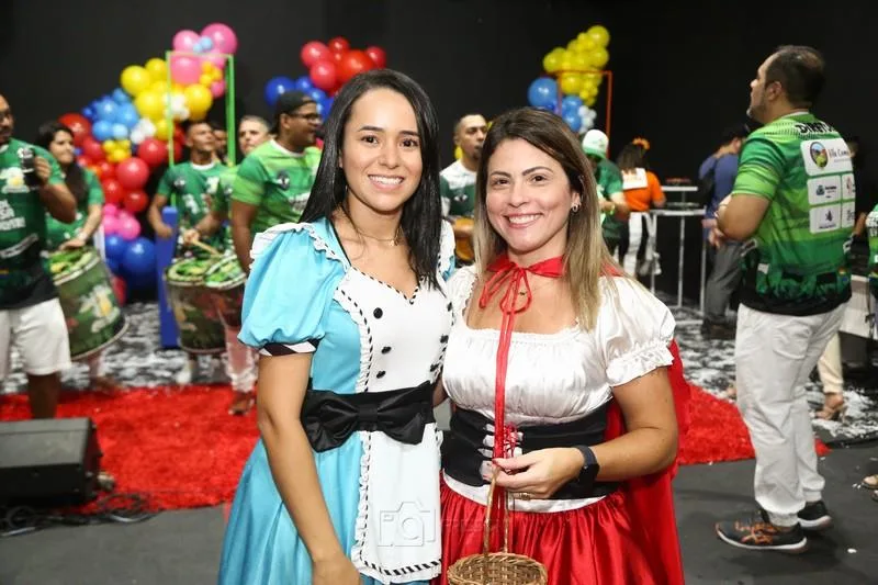 Aline Rodrigues e Carol Assunção