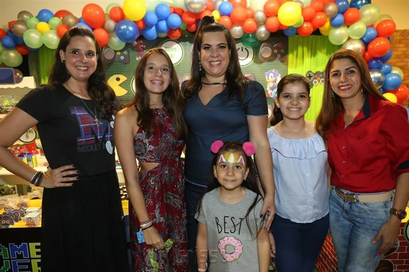 Daniella, Katherine Sampaio, Patricia Ferreira, Danielle, Vitoria Vasconcelos e Eduarda Vitoria