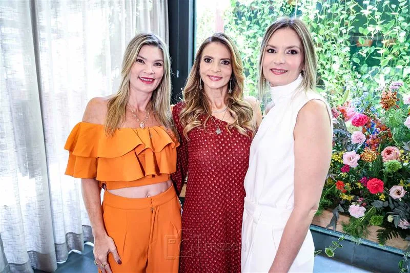 Alessandra, Michelle e Karol Aragão