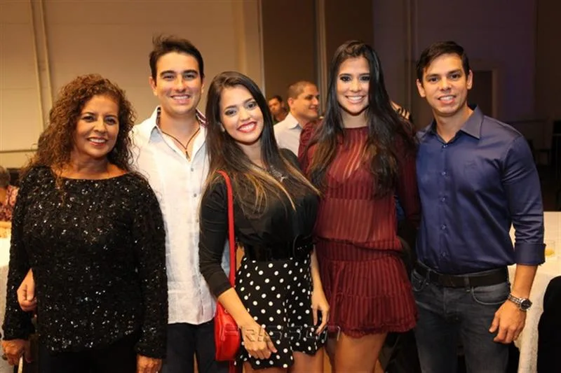 Ana Campos, Renan Barsi, Ticiana Campos, Ana Márcia e Ítalo Girão