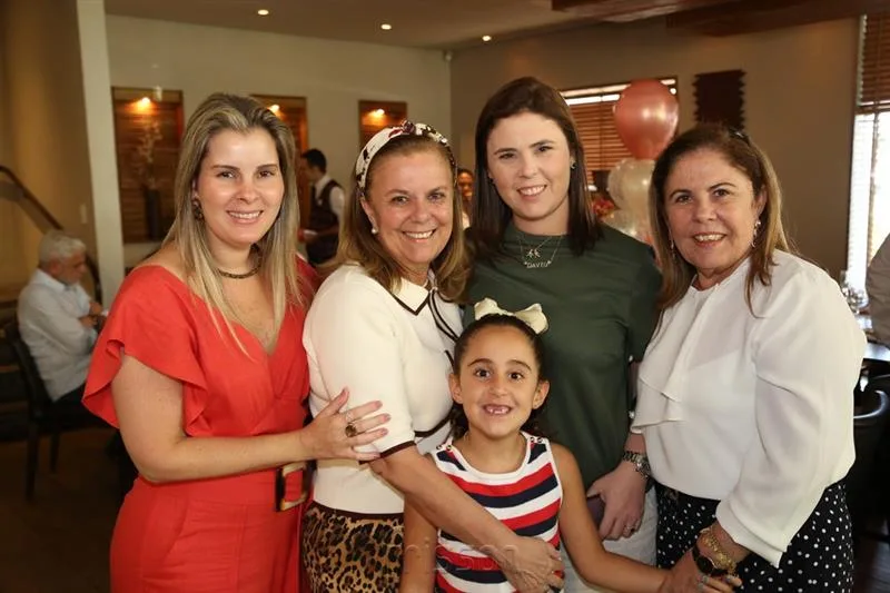 Adriana, Lucilia, Leticia Loureiro, Rafaella e Virginia Moraes