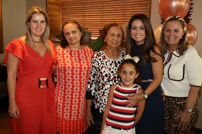 Adriana, Marcia, Conceição, Leticia, Claudiana e Lucilia Loureiro