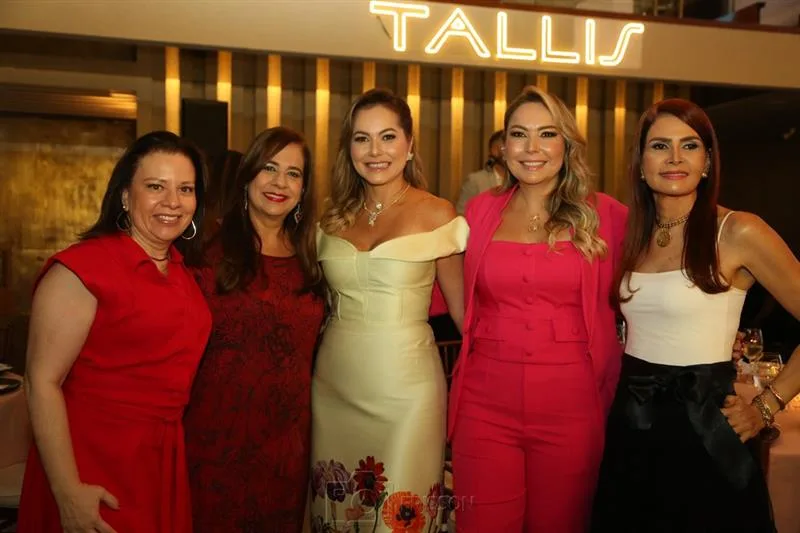 Ana Zelia Gadelha, Martinha Assunção, Talyzie, Talynie Mihaliuc e Lorena Pouchain