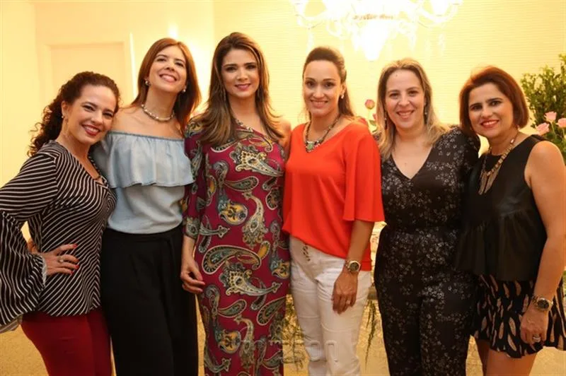 Camilla Cavalcante, Juliana Melo, Rachel Teixeira Carmen Pompeu, Natalia Lage e Micheline Albuquerque