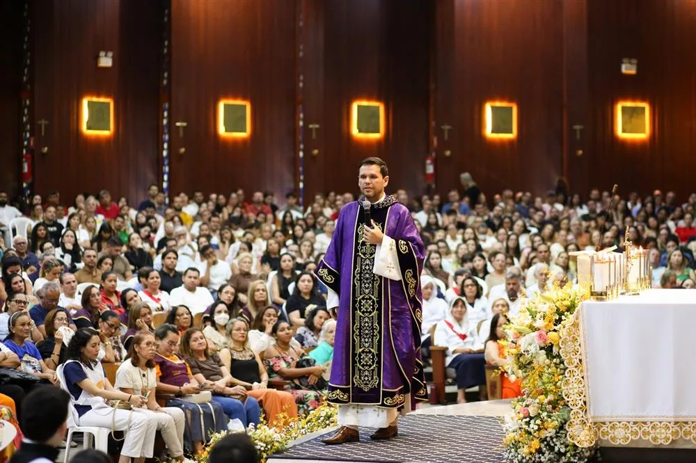 Missa do Padre Helano Samy