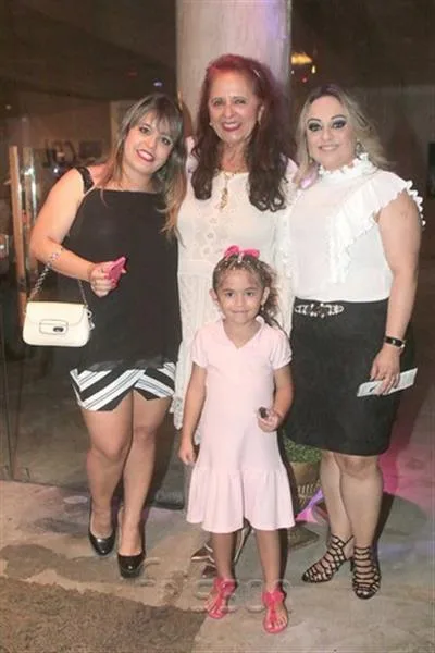 Camila Duarte, Fátima Duarte, Tatyana Sobreira e Gabriela