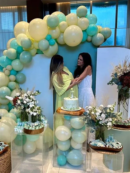 Nicolle Vichnevski Costa e Isabel Miranda
