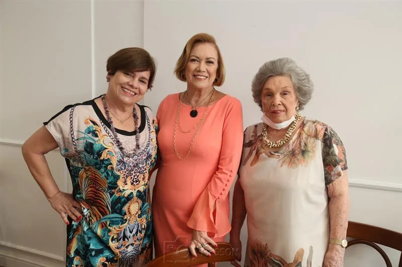 Ana e Ângela Freire e Ailza Barbosa