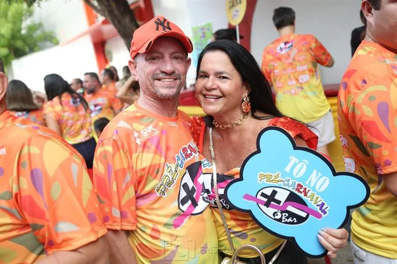 Macarrão e Kelvia Dantas