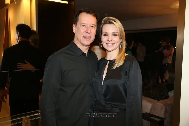 Carlos e Rebeca Fujita