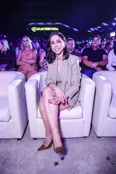 Caroline Meireles