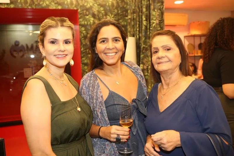 Carine Moreira, Silvana e Maria Costa Lima