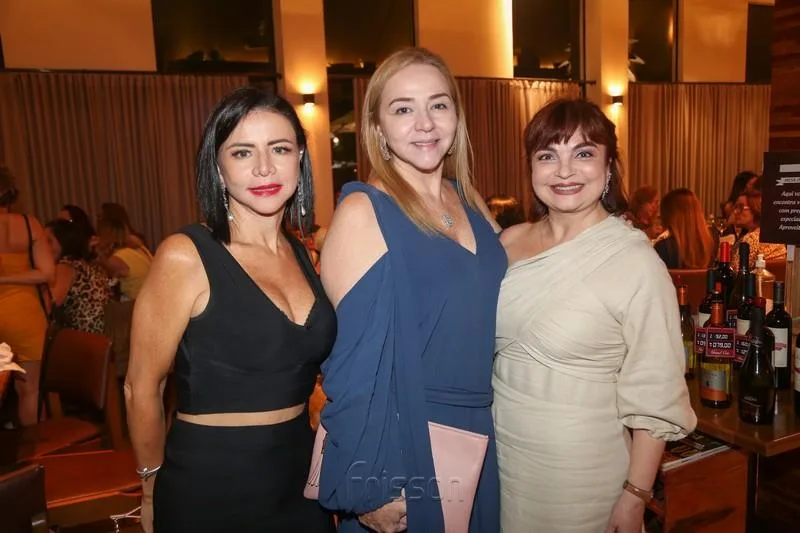 Cláudia e Sandra Fujita e Cris Leite