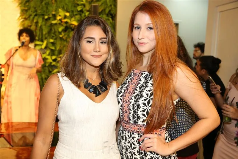 Carol Torres e Emanuelle Victor