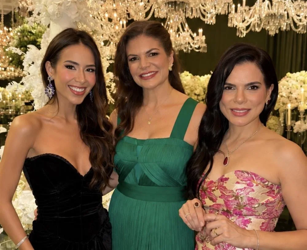 Nicole Brookes, Larissa Melo e Lara Rosado