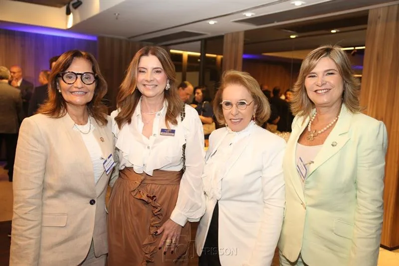 Adriana Helena, Emília Buarque, Janete Vaz e Clara Bulgarim