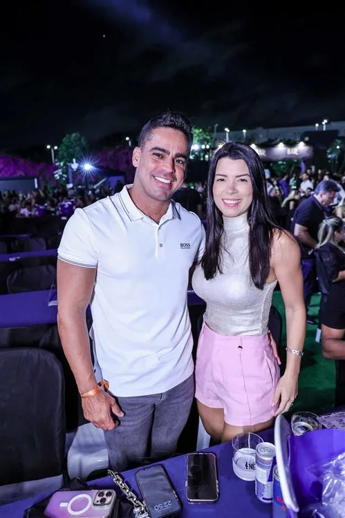 Eduardo Martins e Caroline Gondim