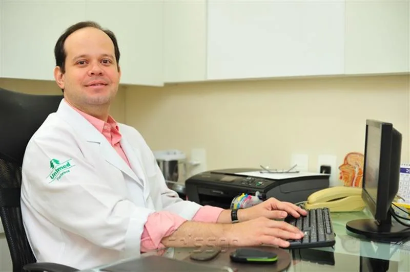 Dr. Fábio Bastos Santana