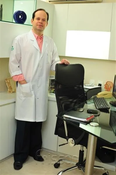 Dr. Fábio Bastos Santana