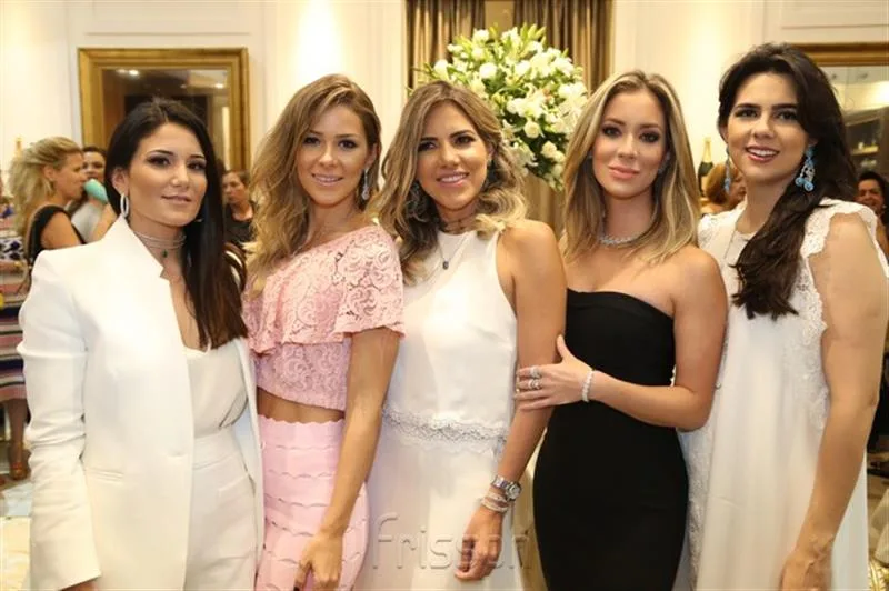 Aline Pinho, Bruna Waleska, Ana Carolina Fontenele, Helena Lunardelli e Priscila Fontenele