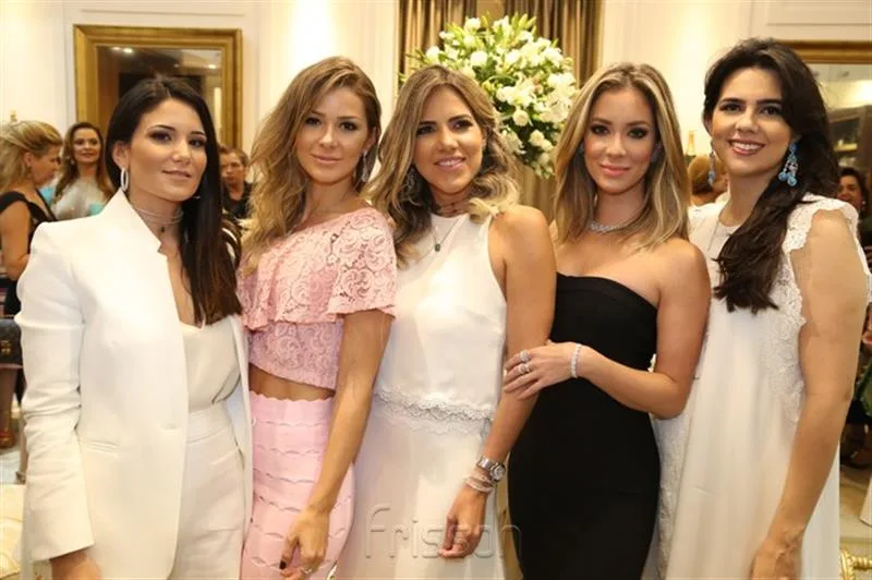 Aline Pinho, Bruna Waleska, Ana Carolina Fontenele, Helena Lunardelli e Priscila Fontenele