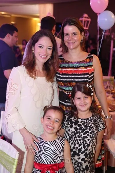 Aline, Nicole, Lilia e Mariana Girão