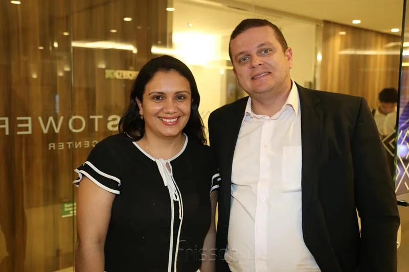 Aline Telles e Davi Junior
