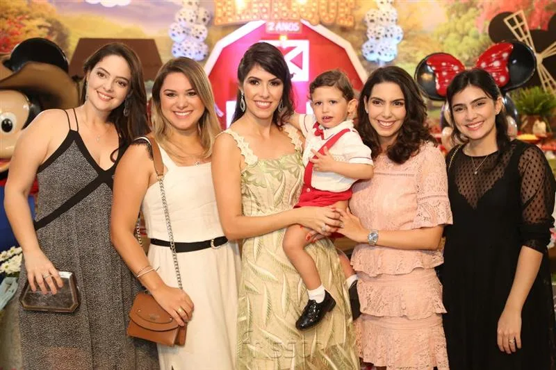 Aniversário de Henrique Simões