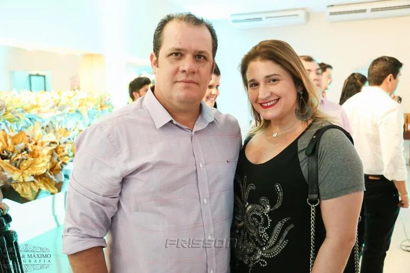 Adriano Assunção e Karina Bezerra