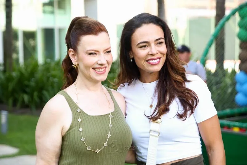 Aline Barroso e Caroline Martins