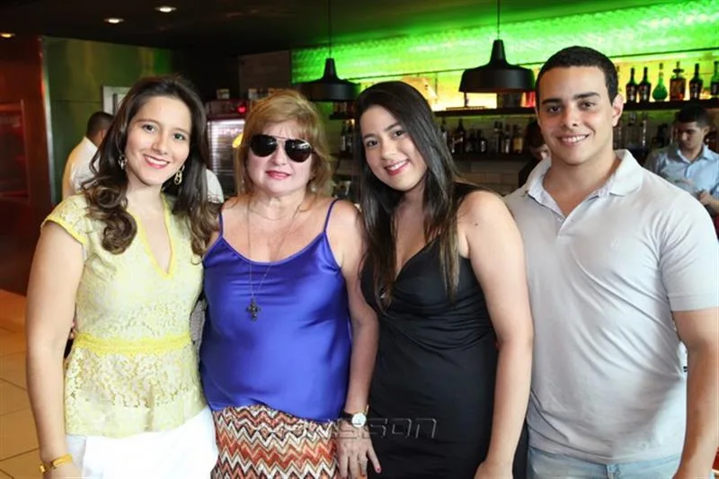 Débora Hanah, Lorena Silva, Lívia Costa e Victor Tavares