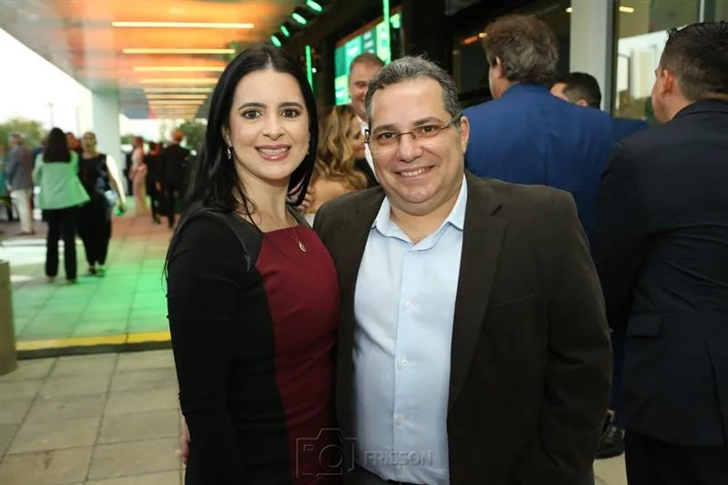 Aline e Adriano Accyole