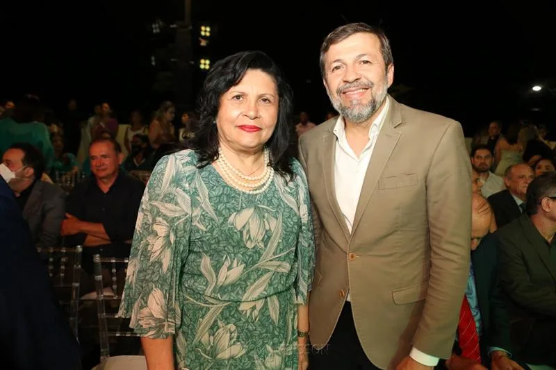 Nailde Pinheiro e Elcio Batista