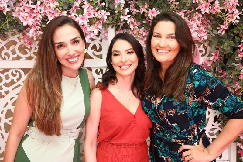 Clarissa Capistrano, Lia Albuquerque e Mariana Sasso