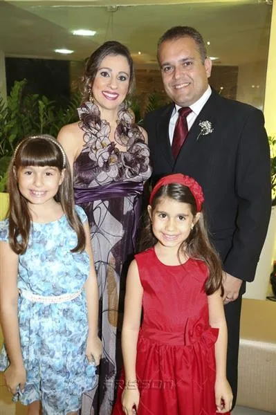 Amanda, Marina, Rochele e Roberto Braga