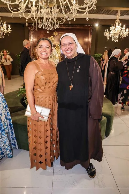 Andrea Tavares e Irmã Maria Joana