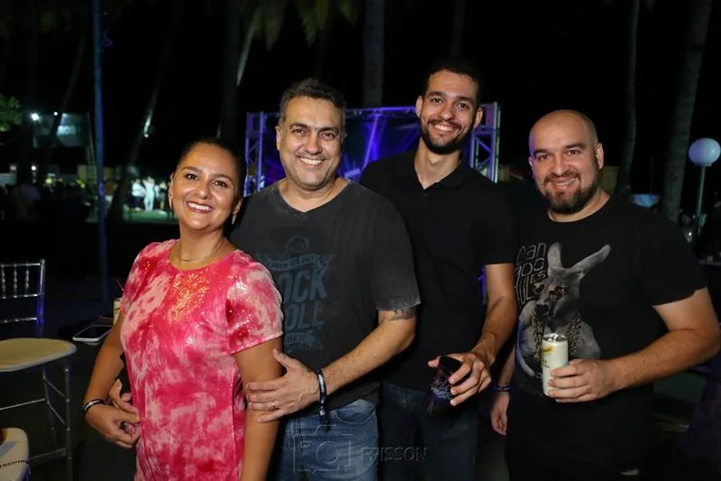 Carla, Alexandre e Victor Simões e Magno Freitas