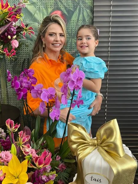 Taís Pinto e Maria Victória