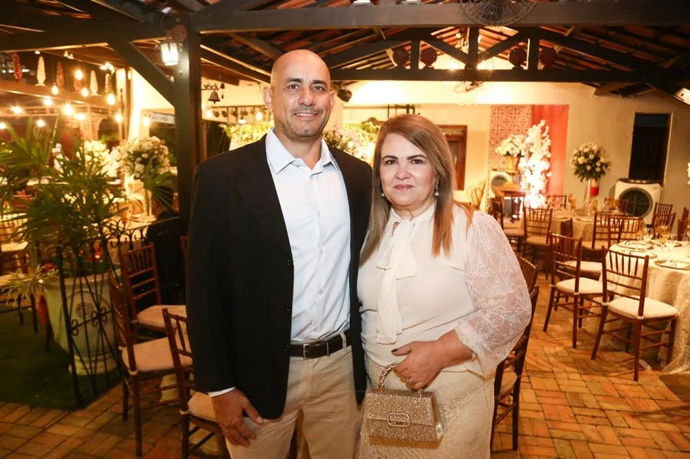 Antonilson Soares e Cláudia Mota